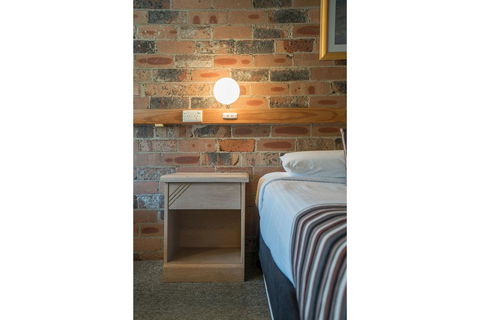 Avoca Beach Hotel - Accommodation Brisbane 1