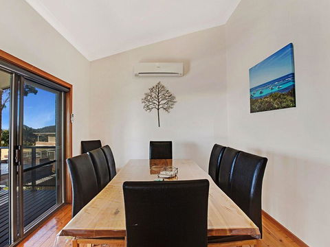 Away @ Nelson Bay, 29 Wollomi Ave - Incredible Water Views, Pet Friendly, WIFI & Aircon - Accommodation Brisbane 3