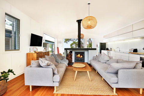 Ayana Beach House - Pet Friendly - Opposite Beach - Accommodation Brisbane 0
