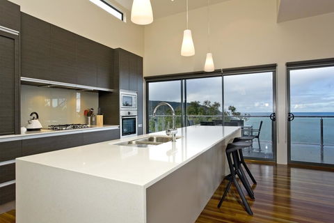 Azure - Accommodation Brisbane 2