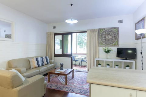 B2 Broadway Abode Close To Swan River, UWA & Hospitals - Accommodation Brisbane 3