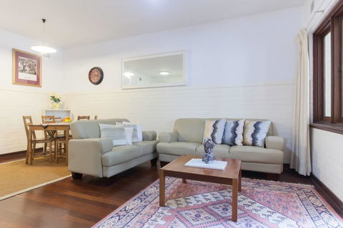B2 Broadway Abode Close To Swan River, UWA & Hospitals - Accommodation Brisbane 0