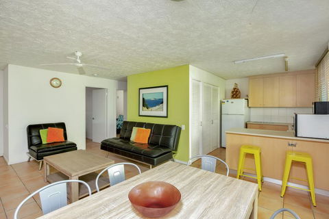 Baden 35 - Rainbow Shores, Walk To Beach, Pools, Tennis Court - Accommodation Brisbane 1