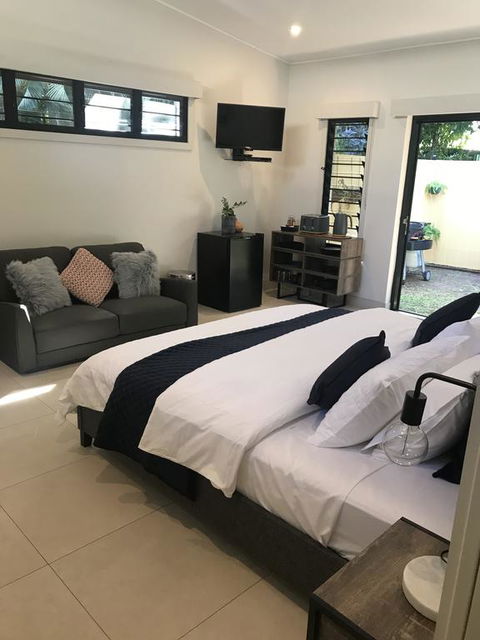 Bali Inspired Hideaway With Tropical Villa & Plunge Pool - Accommodation Brisbane 0