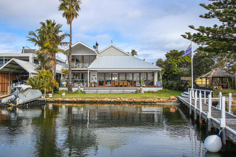 Bancroft Bay Frontage - Accommodation Brisbane 0