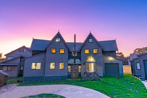 Banjo's Chalet, Alpine-getaways - Accommodation Brisbane 0