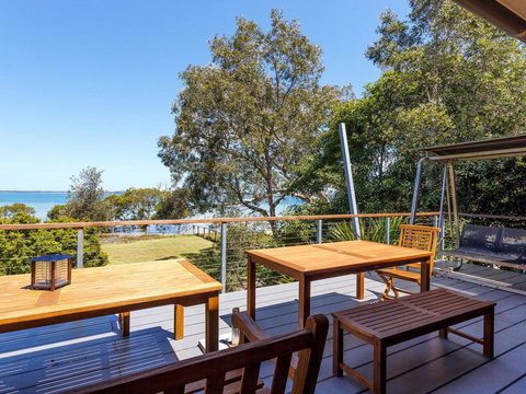 Barefoot Beach House - Accommodation Brisbane 0