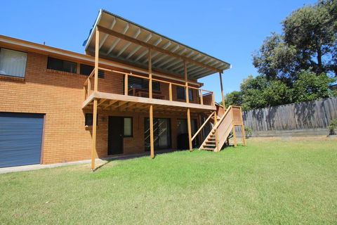 BARRELS AT BOOMERANG - Accommodation Brisbane 3