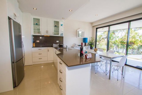 Baywatch 3 - Accommodation Brisbane 0