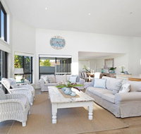 Beach 'Shac' on Parkway - Accommodation Brisbane
