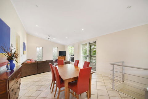 Beach Affair - 10 Callitris Crescent - Accommodation Brisbane 1