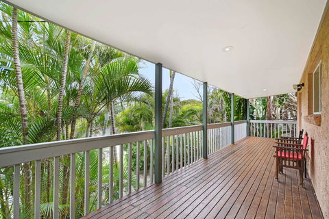 Beach Affair - 10 Callitris Crescent - Accommodation Brisbane 3