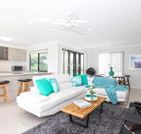 Beach Breeze Holiday House - Accommodation Brisbane