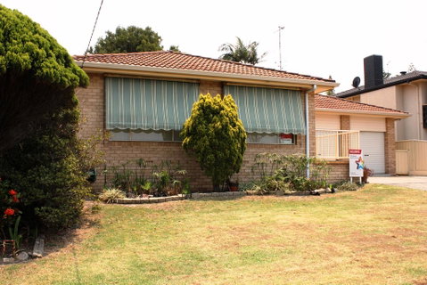 BEACH COMBER - Accommodation Brisbane 0