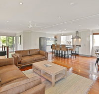 Beach Home in Golden Triangle - Accommodation Brisbane