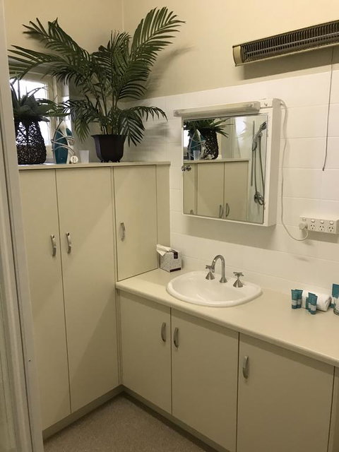 Beach Hotel - Accommodation Brisbane 2