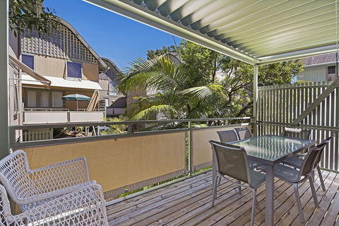Beach House On Hastings - Beach Houses 22 Hastings St - Accommodation Brisbane 0