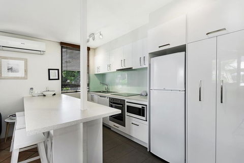 Beach House On Hastings - Beach Houses 22 Hastings St - Accommodation Brisbane 2