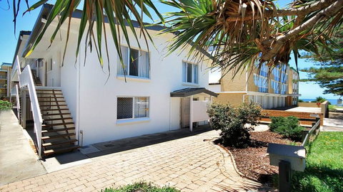 Beachcomber Unit 4,- Beachside Unit - - Accommodation Brisbane 0