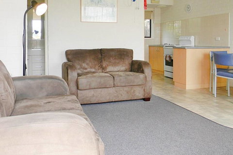 BEACHCOMBER1 - Accommodation Brisbane 1