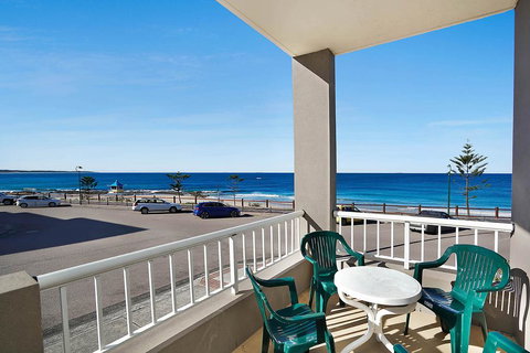 Beachcomer, Unit 1 - The Entrance, NSW - Accommodation Brisbane 0