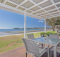 Beached Inn' 93 Foreshore Drive - Spacious beach front house - Accommodation Brisbane