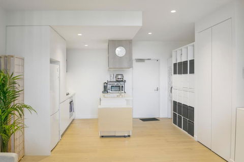 REST COLLECTION One Bedroom Apartment With Study - Accommodation Brisbane 2