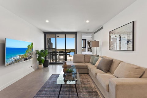 Riverfront 2-Bed With Pool, Sauna, Gym & Views - Accommodation Brisbane 0