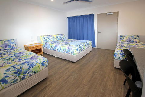 Reef Gardens Motel - Accommodation Brisbane 0