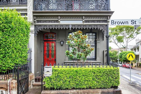 Refined Paddington Corner Terrace With Parking - Accommodation Brisbane 0