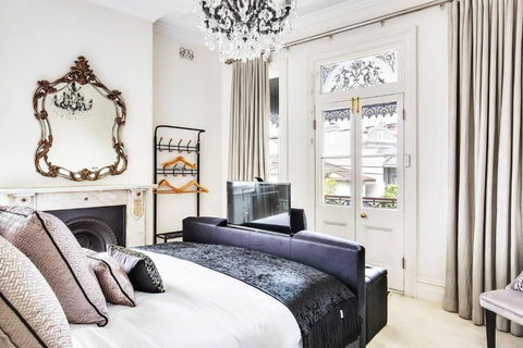 Refined Paddington Corner Terrace With Parking - Accommodation Brisbane 2
