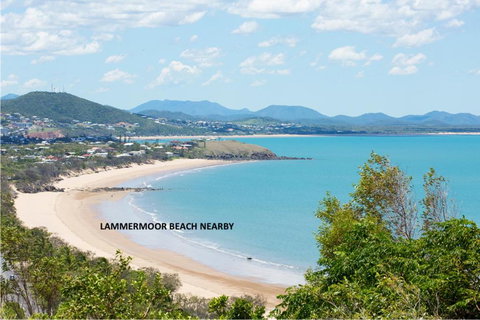 RELAX @48 CLOSE TO BEACH Sleeps 7 - Accommodation Brisbane 1
