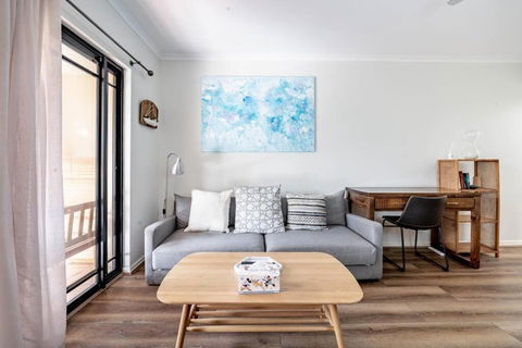 Relax In 2B2B Chateau Near UQ With Parking+Balcony - Accommodation Brisbane 1