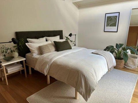 Relaxed And Stylish -self Check In, Secure Parking - Accommodation Brisbane 1