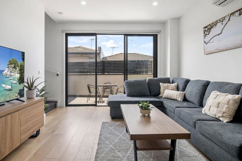 Relaxing Family Townhouse Near Melbournes CBD - Accommodation Brisbane 0