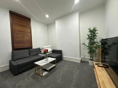 Remarkable 2 Bedroom House At The Centre Of Darlinghurst - Accommodation Brisbane 0