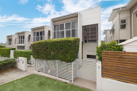 Renov Peaceful 3BR Morningside Gem: Cozy Retreat - Accommodation Brisbane 3
