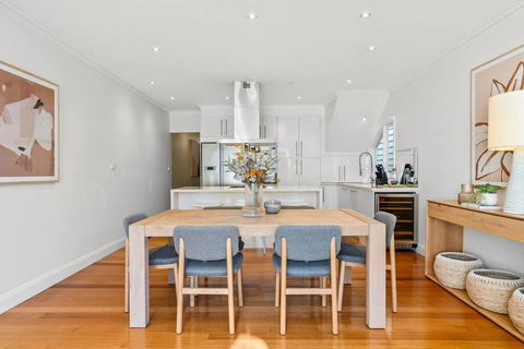 Renovated Brilliance In Bayside Albert Park - Accommodation Brisbane 2
