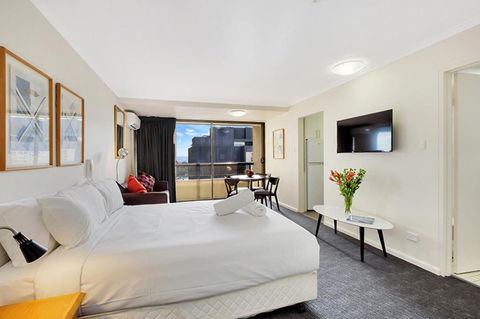 Renovated Stylish Studio - Accommodation Brisbane 0