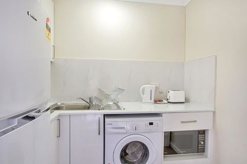 Renovated Stylish Studio - Accommodation Brisbane 3