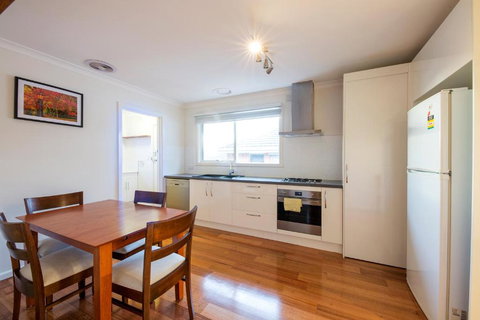 Rent Melbourne - Accommodation Brisbane 0