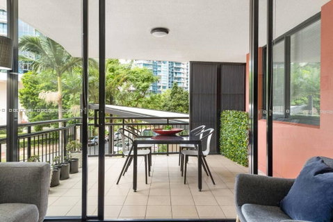 Resort Living - 10mins CBD - 2Bed / 2Bath / 1Car - Accommodation Brisbane 1