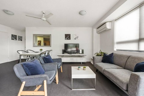 Resort Living - 10mins CBD - 2Bed / 2Bath / 1Car - Accommodation Brisbane 3