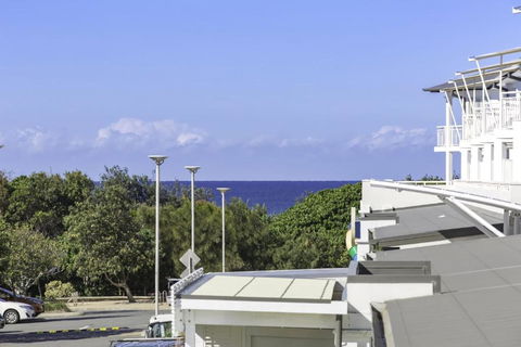 RESORT ON THE BEACH 1219/20 - Accommodation Brisbane 3