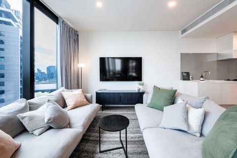 Resort Style Living 2 Bed Apt With Pool BBQ - Accommodation Brisbane 0