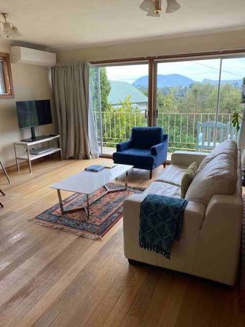Retro Apartment Cornelian Bay - Water Views - Accommodation Brisbane 1