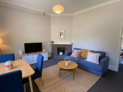 Retro Apt 6 Mins To Victoria Quay - Accommodation Brisbane 3