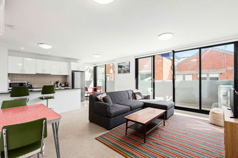 Right In The Centre Of Town - Accommodation Brisbane 0