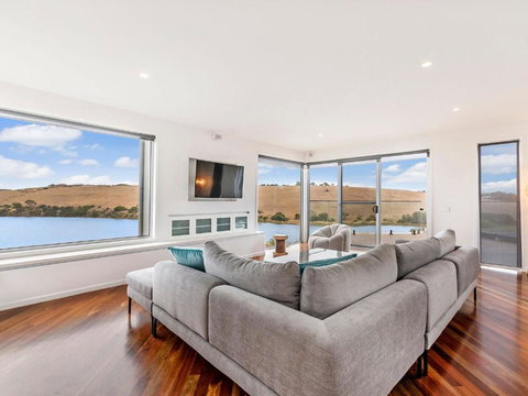 River Reveal - Accommodation Brisbane 1