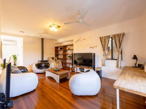 River View 5B Home Near Freeway Shops Loganholme - Accommodation Brisbane 1